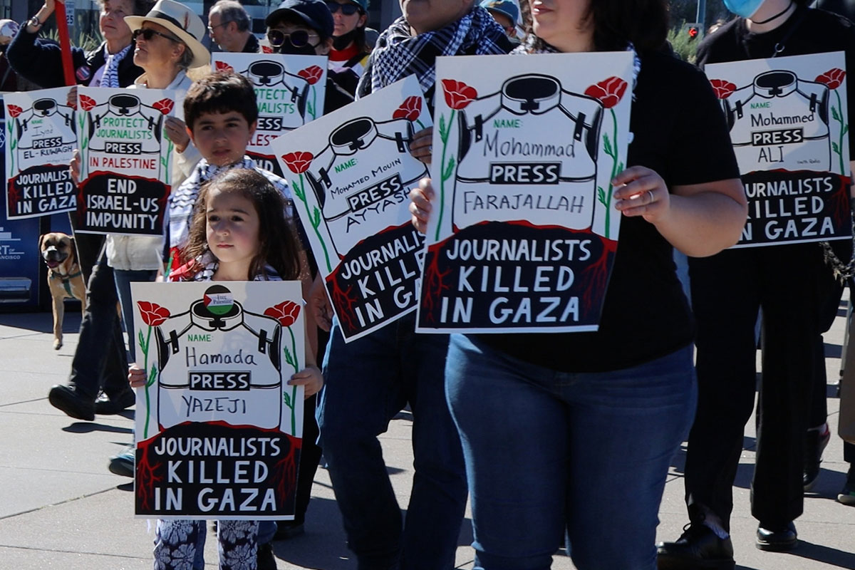 A protest in San Francisco, to honor journalists, storytellers and witness bearers in Palestine killed by Israeli forces, on May 11, 2024 [Peg Hunter / Flickr]